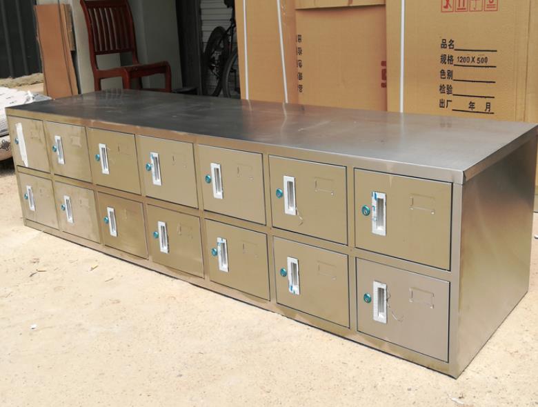 带锁不锈钢换鞋柜