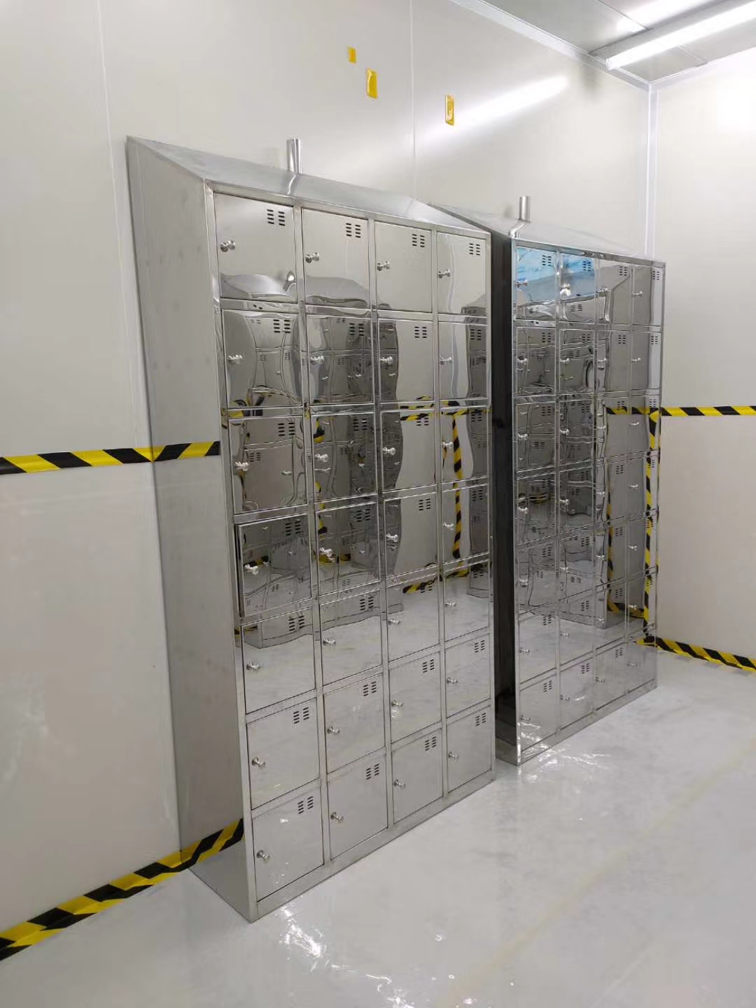 304不锈钢更衣柜